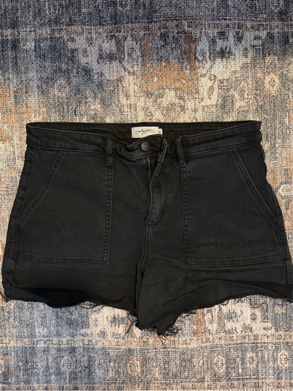 CJLA XL Black Women's Frayed Hem Shorts